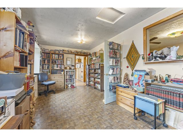 4334 N WILLIS Blvd, Portland, OR 97203