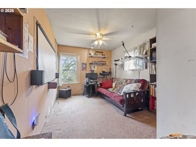 4334 N WILLIS Blvd, Portland, OR 97203