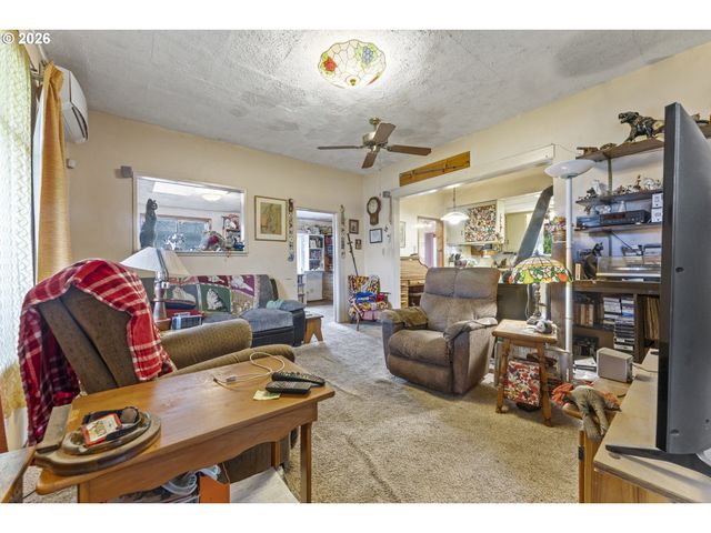 4334 N WILLIS Blvd, Portland, OR 97203