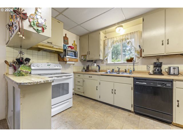 4334 N WILLIS Blvd, Portland, OR 97203