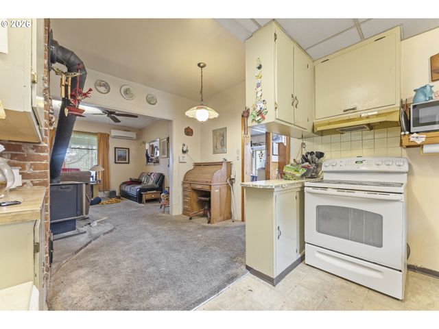 4334 N WILLIS Blvd, Portland, OR 97203