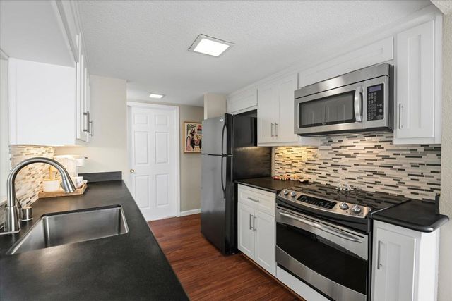 8170 Westwood Drive 15, Gilroy, CA 95020