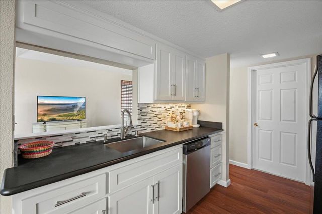 8170 Westwood Drive 15, Gilroy, CA 95020