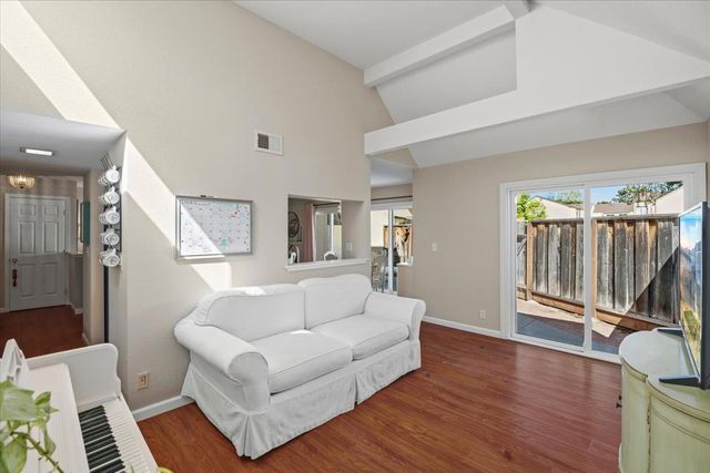 8170 Westwood Drive 15, Gilroy, CA 95020