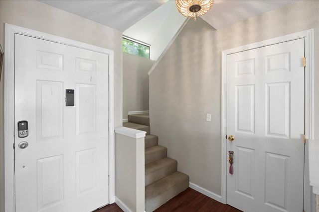 8170 Westwood Drive 15, Gilroy, CA 95020