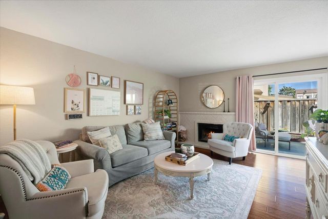 8170 Westwood Drive 15, Gilroy, CA 95020