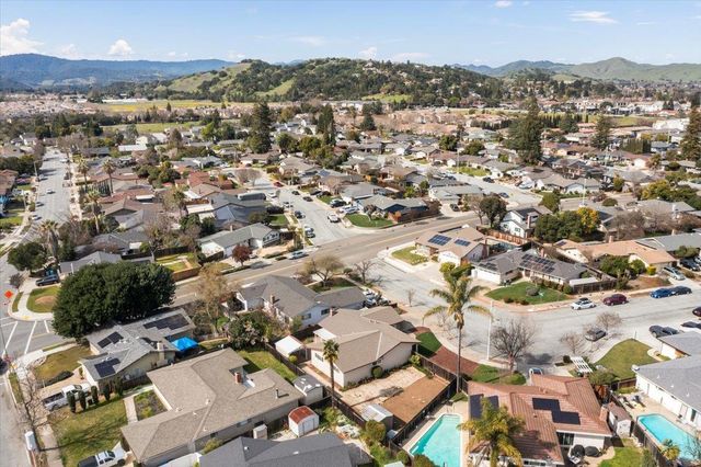 8170 Westwood Drive 15, Gilroy, CA 95020
