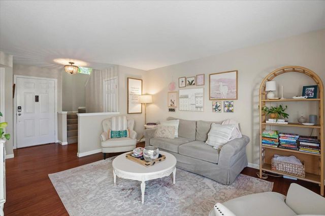 8170 Westwood Drive 15, Gilroy, CA 95020