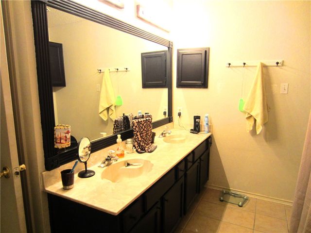 940 Sylvan Creek Drive, Lewisville, TX 75067
