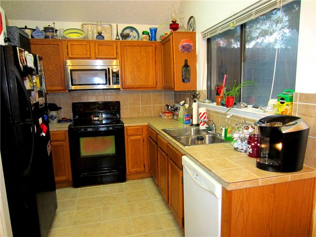 940 Sylvan Creek Drive, Lewisville, TX 75067