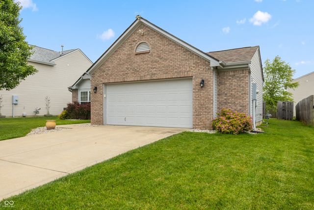 3463 Enclave Lane, Greenwood, IN 46143