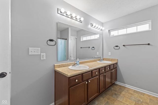 3463 Enclave Lane, Greenwood, IN 46143