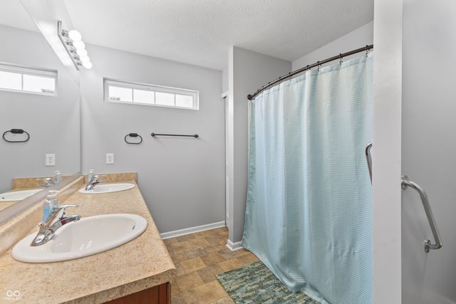 3463 Enclave Lane, Greenwood, IN 46143