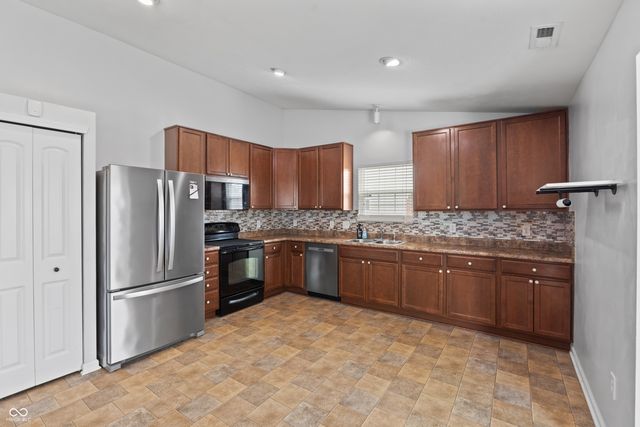 3463 Enclave Lane, Greenwood, IN 46143