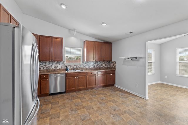 3463 Enclave Lane, Greenwood, IN 46143