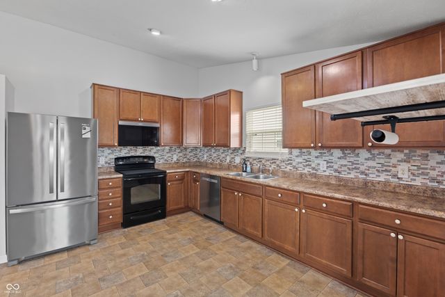 3463 Enclave Lane, Greenwood, IN 46143