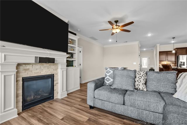 2028 Villa View Court, Jeffersonville, IN 47130