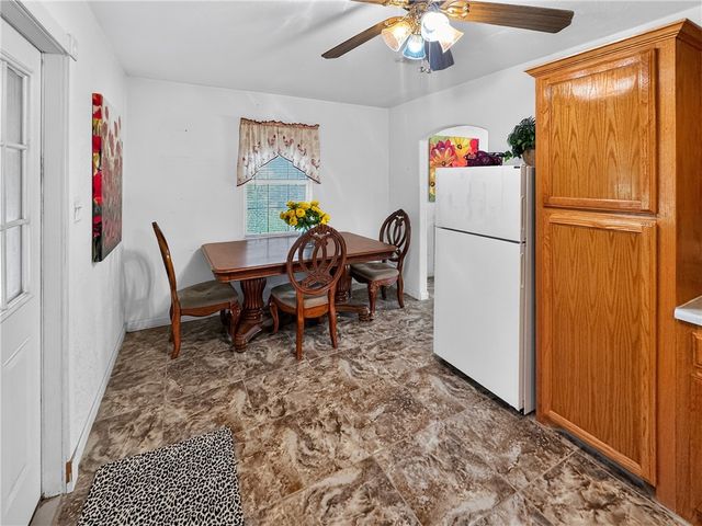 503 W Dix Ave, San Diego, TX 78384