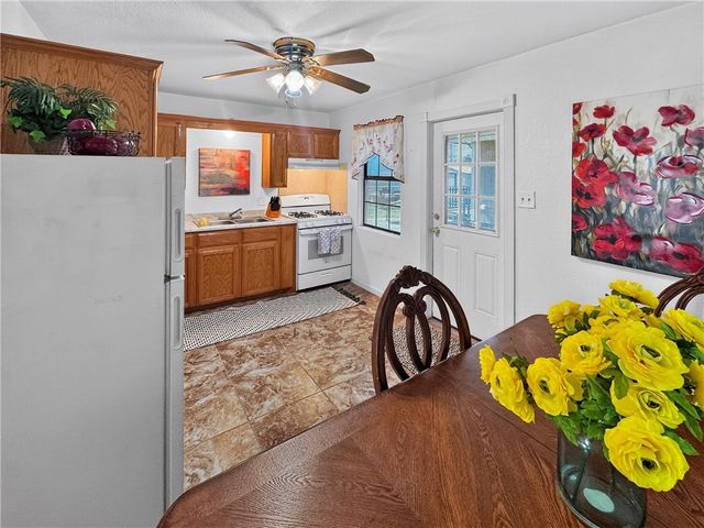 503 W Dix Ave, San Diego, TX 78384