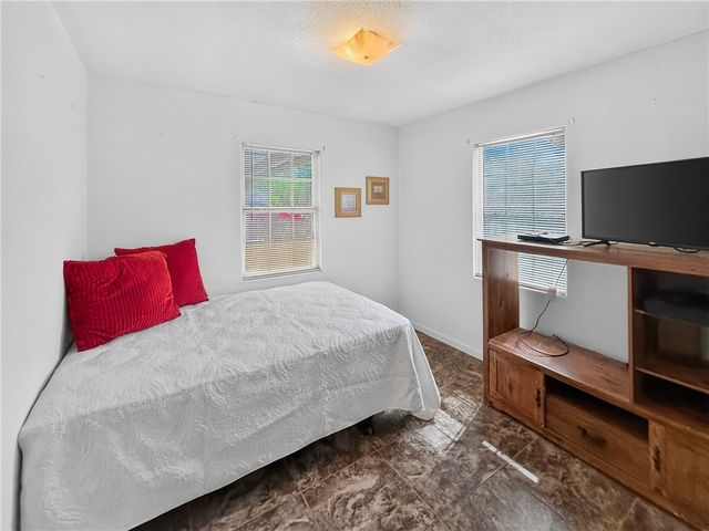 503 W Dix Ave, San Diego, TX 78384