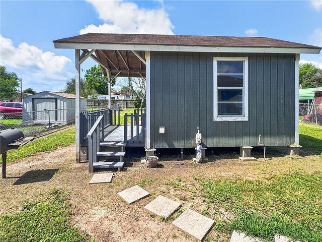 503 W Dix Ave, San Diego, TX 78384