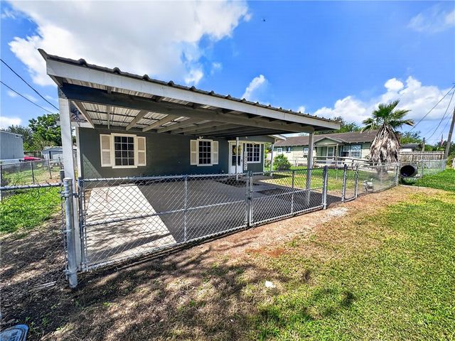 503 W Dix Ave, San Diego, TX 78384