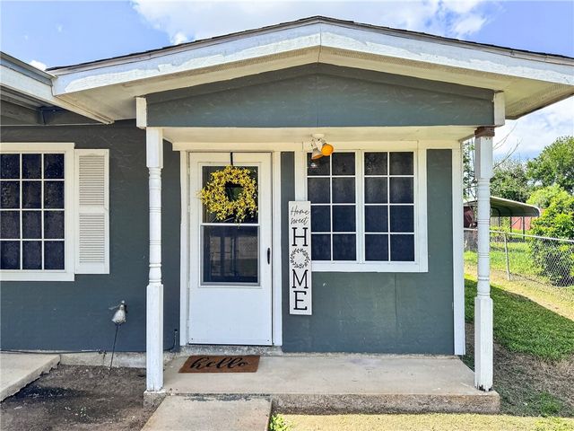 503 W Dix Ave, San Diego, TX 78384