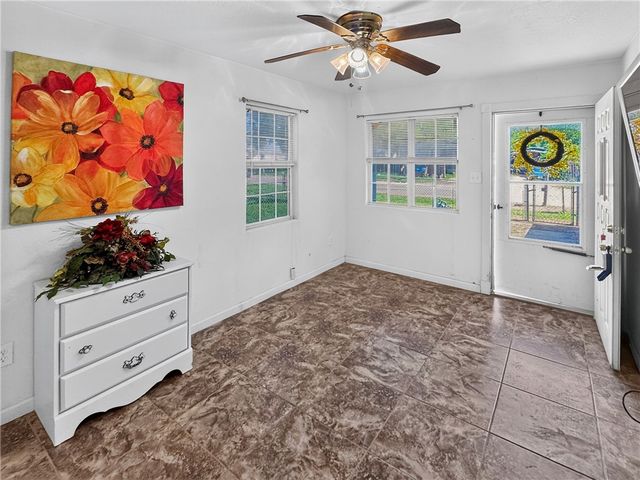 503 W Dix Ave, San Diego, TX 78384