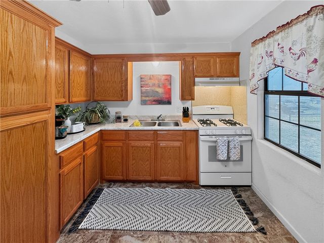 503 W Dix Ave, San Diego, TX 78384