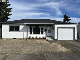 1440 L St, Springfield, OR 97477