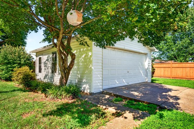 2412 Grider Pond Rd, Bowling Green, KY 42104