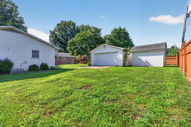 2412 Grider Pond Rd, Bowling Green, KY 42104
