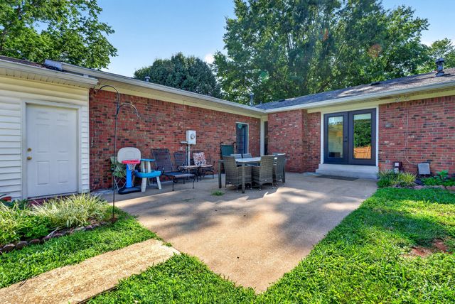 2412 Grider Pond Rd, Bowling Green, KY 42104