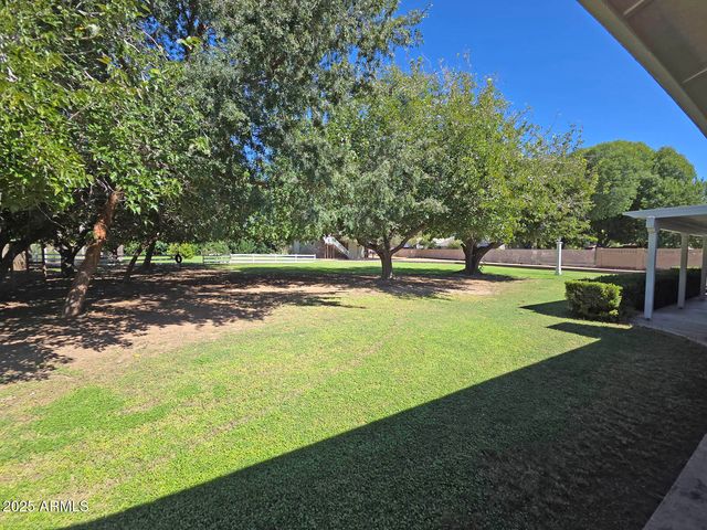 5338 W LA MIRADA Drive, Laveen, AZ 85339