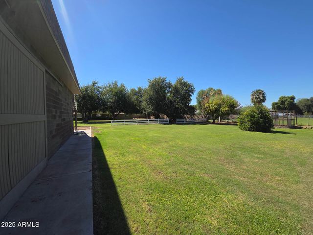 5338 W LA MIRADA Drive, Laveen, AZ 85339