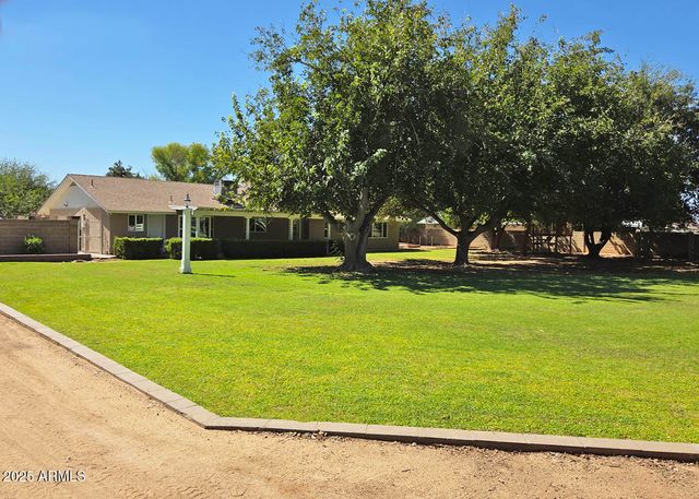 5338 W LA MIRADA Drive, Laveen, AZ 85339