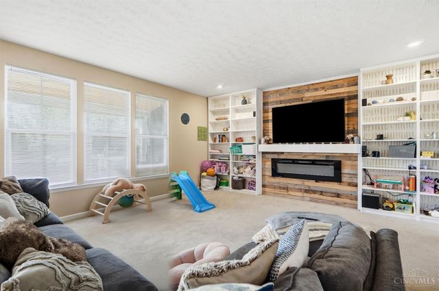 4642 Blue Jay Way, Mason, OH 45040