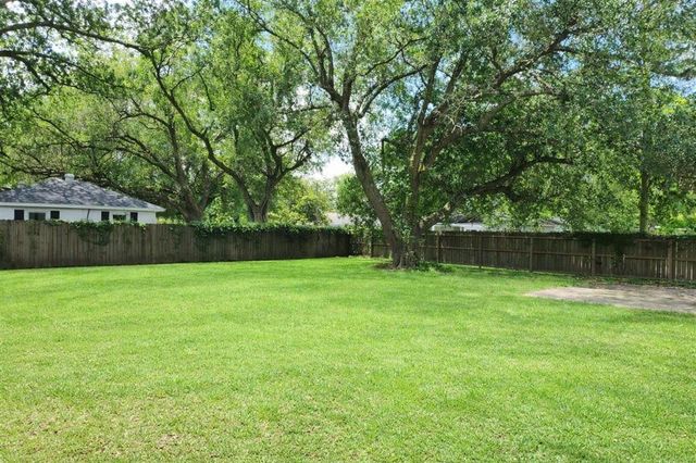 501 Starlin Drive, Sulphur, LA 70663