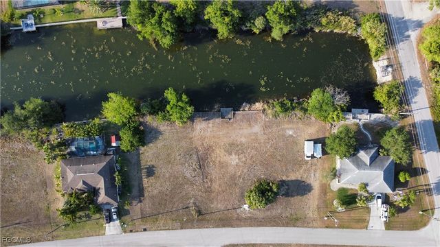 2317 NE 25th TER, Cape Coral, FL 33909