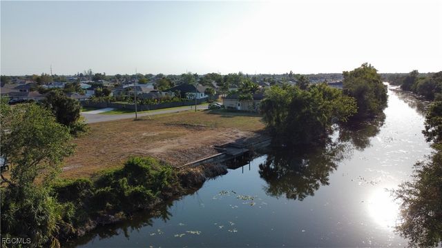 2317 NE 25th TER, Cape Coral, FL 33909