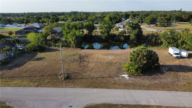 2317 NE 25th TER, Cape Coral, FL 33909