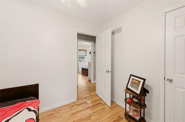210 SE Circleview Drive, Lee's Summit, MO 64063