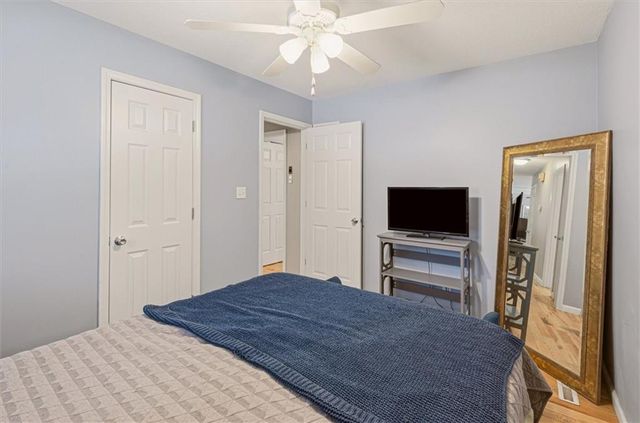 210 SE Circleview Drive, Lee's Summit, MO 64063