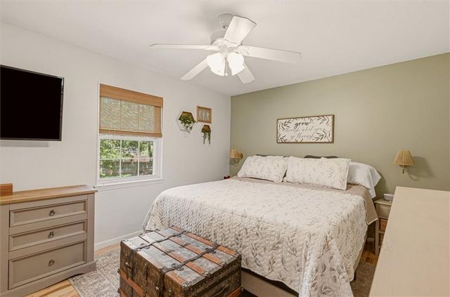 210 SE Circleview Drive, Lee's Summit, MO 64063