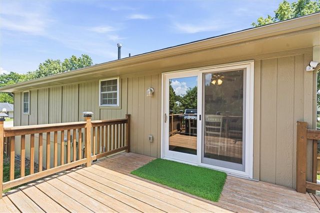210 SE Circleview Drive, Lee's Summit, MO 64063