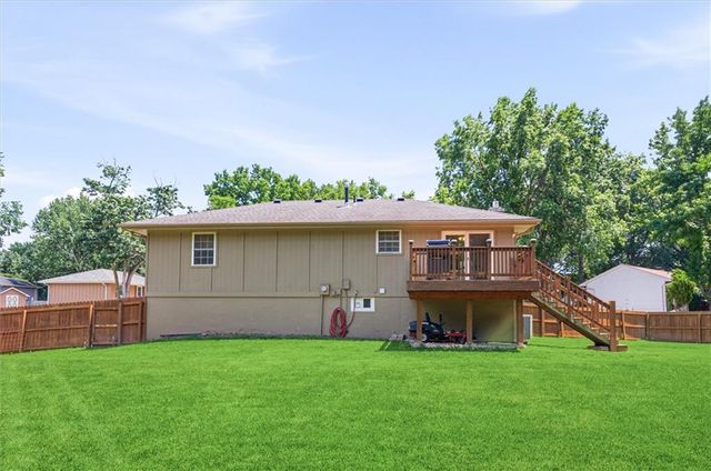 210 SE Circleview Drive, Lee's Summit, MO 64063