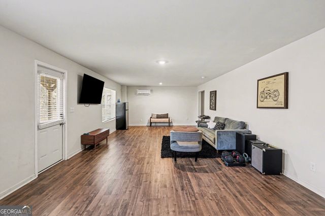 7576 Jennadee Drive, Fairburn, GA 30213