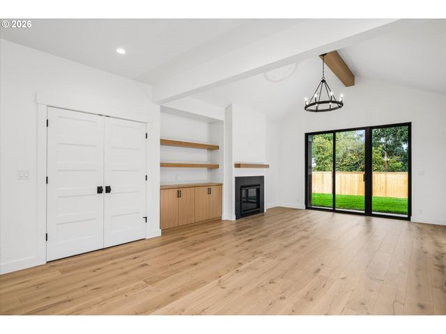 89 CHURCHVIEW Dr, Eugene, OR 97408