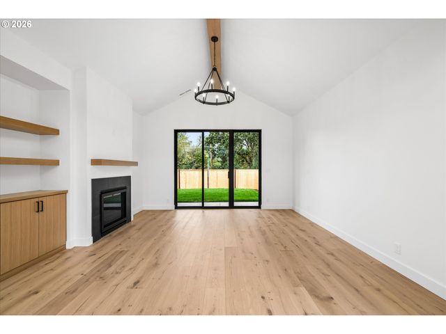 89 CHURCHVIEW Dr, Eugene, OR 97408