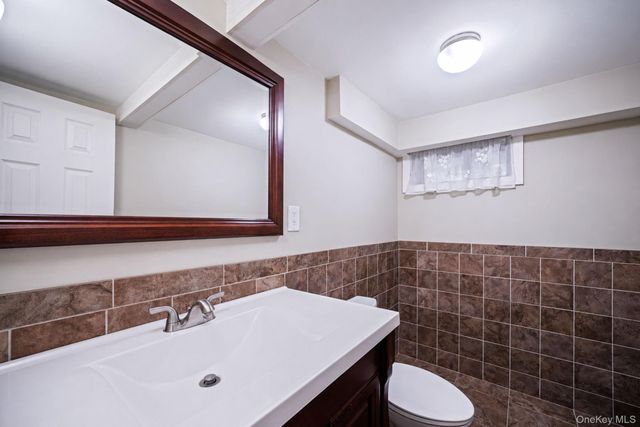 200 Whelan Place, Seaford, NY 11783